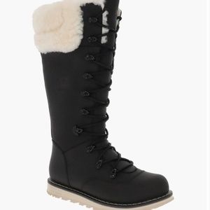 Royal Canadian waterproof boot w/genuine, shearling trim. Size 6, women's